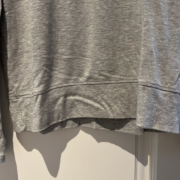 DKNY athletic top - Picture 3 of 6